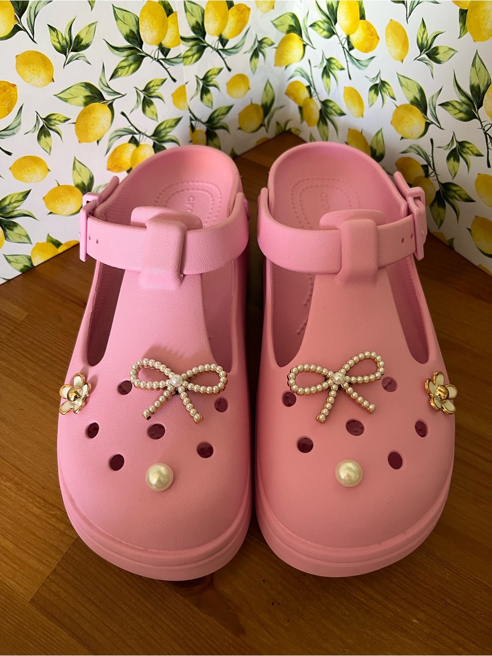 Women’s Pink Bow-Embellished Clog Sandals Size 9W